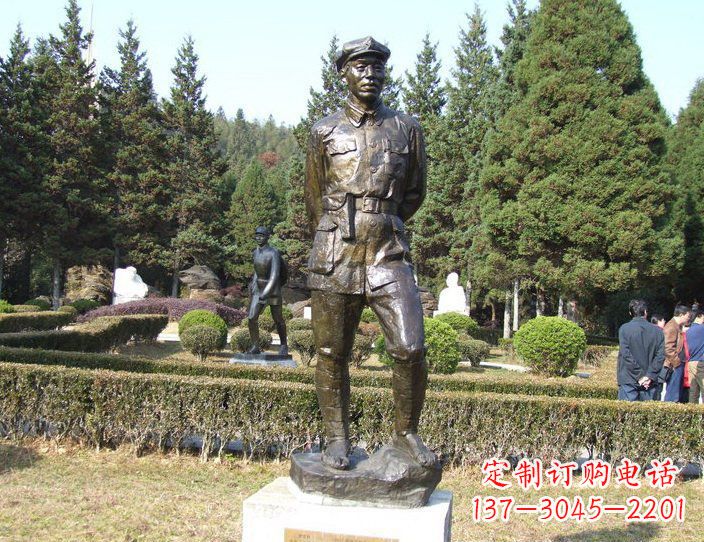 贵州广场铜雕解放军战士纪念人物雕塑