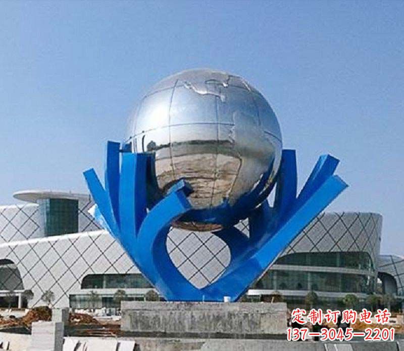 贵州中领雕塑打造把地球握在手中精致不锈钢抽象雕塑