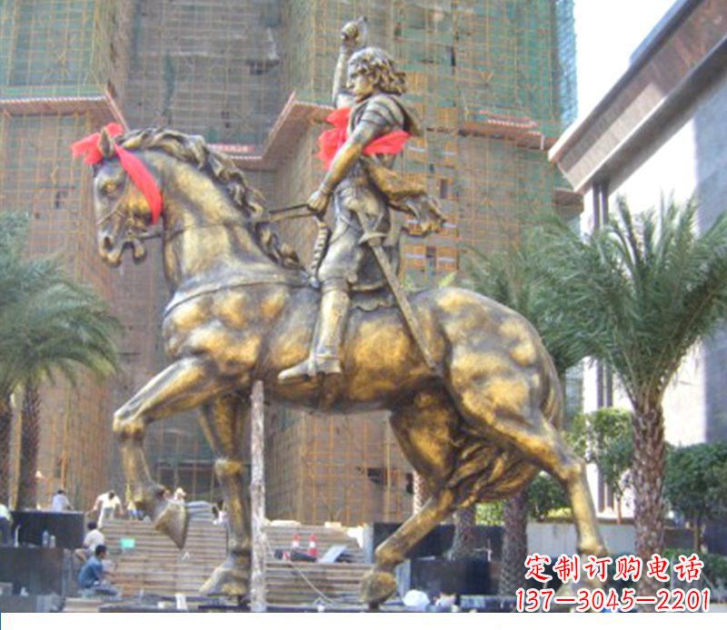 贵州华丽的骑士雕塑,引人注目的西方骑马战士纪念铜雕