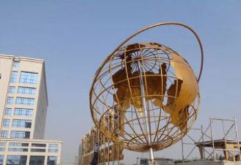 贵州地球仪雕塑是一种雕刻艺术，它将地球仪的地…