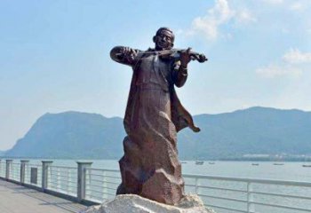 贵州海边拉小提琴的聂耳雕像