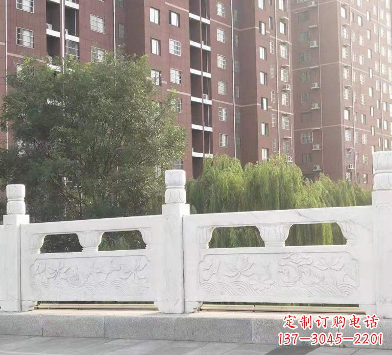 贵州汉白玉荷花鲤鱼浮雕栏板--精美雕刻点缀室内空间