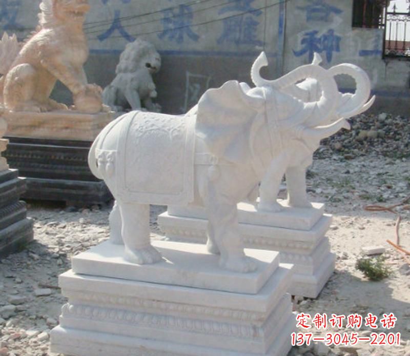 贵州汉白玉卷鼻喷水大象
