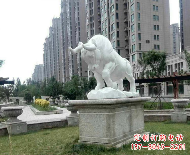 贵州汉白玉开荒牛小区园林动物石雕