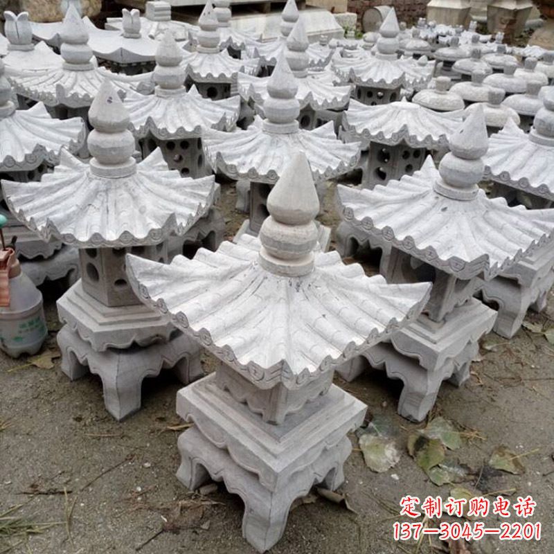 贵州汉白玉灯笼雕塑是由中领雕塑定制的一种华丽…