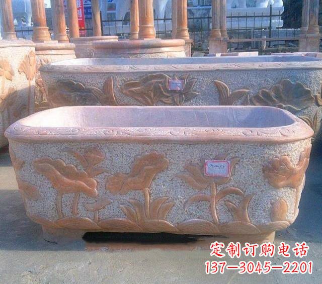 贵州中领雕塑推出的荷花鲤鱼精美雕塑是一件伴随…