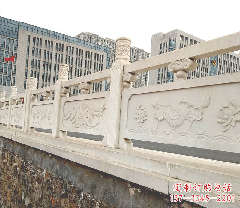 贵州中领雕塑:精致的鲤鱼石浮雕石栏板石雕