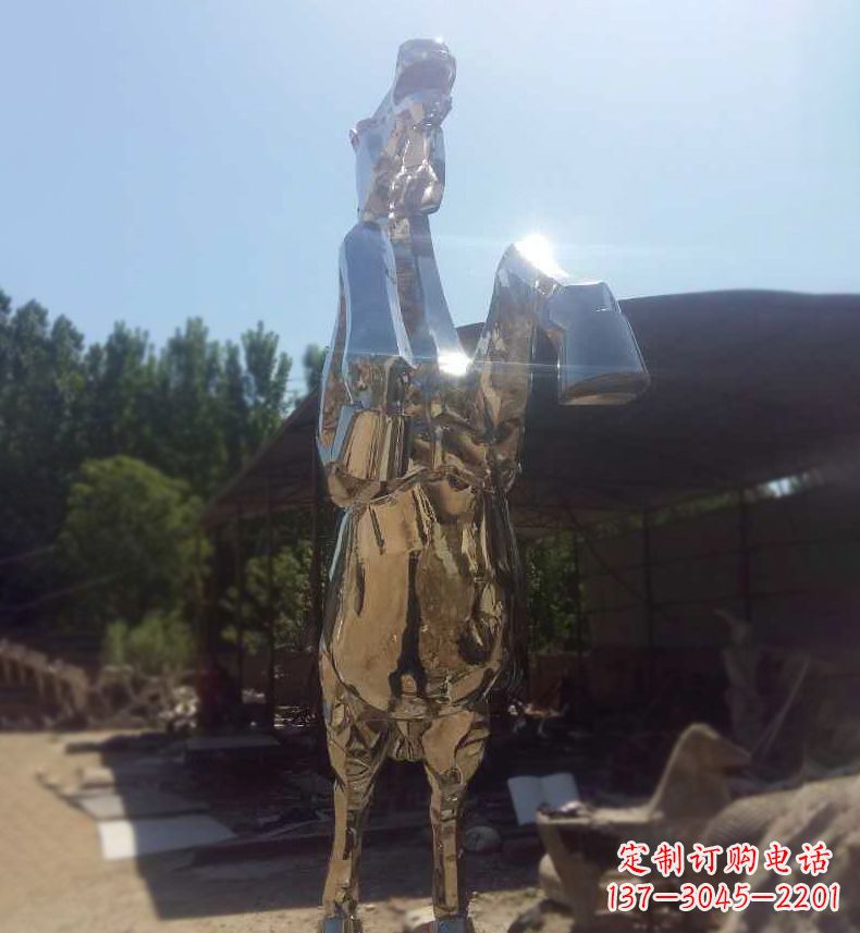 贵州户外不锈钢镜面奔马雕塑
