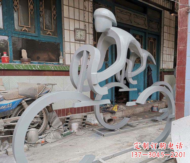 贵州户外不锈钢骑自行车人物雕塑