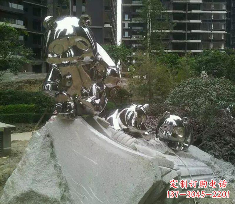 贵州家喻户晓的可爱熊猫雕塑