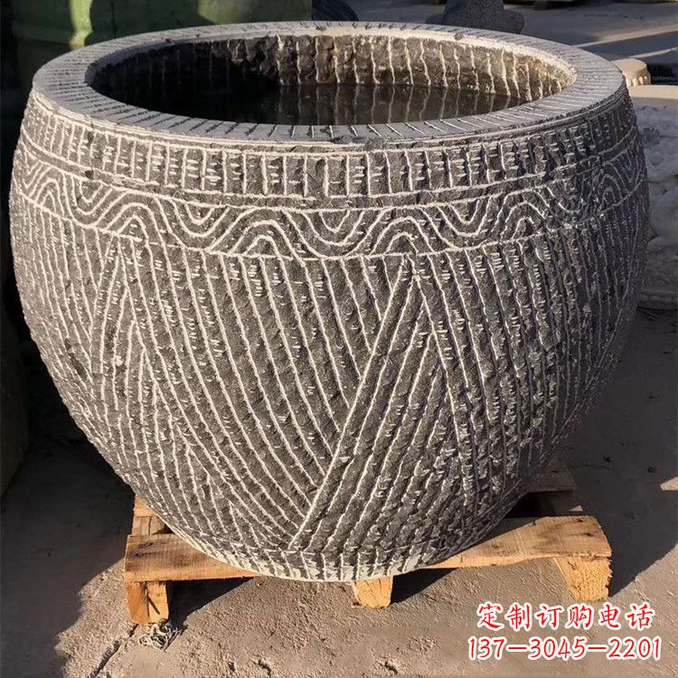 贵州花园石头鱼缸