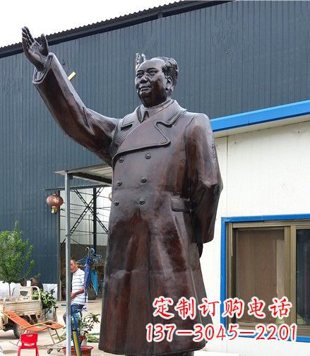 贵州铸造精美的挥手毛主席铜雕像