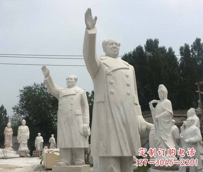 贵州挥手毛主席校园伟人石雕