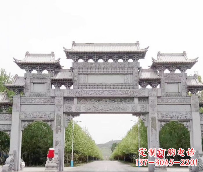 贵州三门石雕牌坊,独具特色的地标雕塑