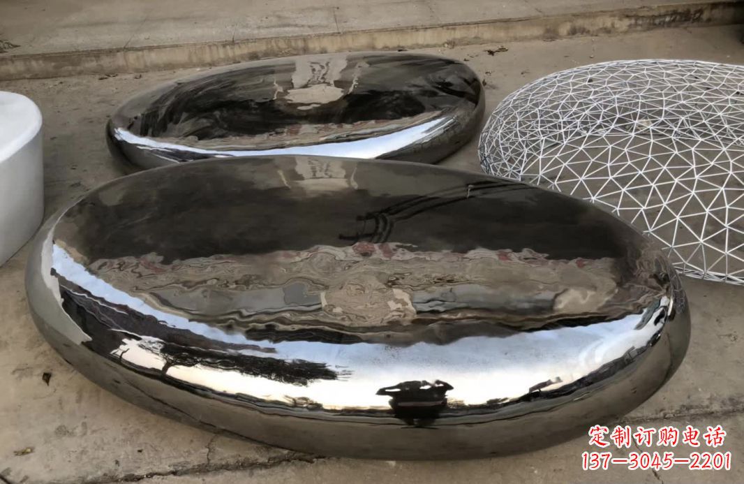 贵州镜面不锈钢鹅卵石雕塑1