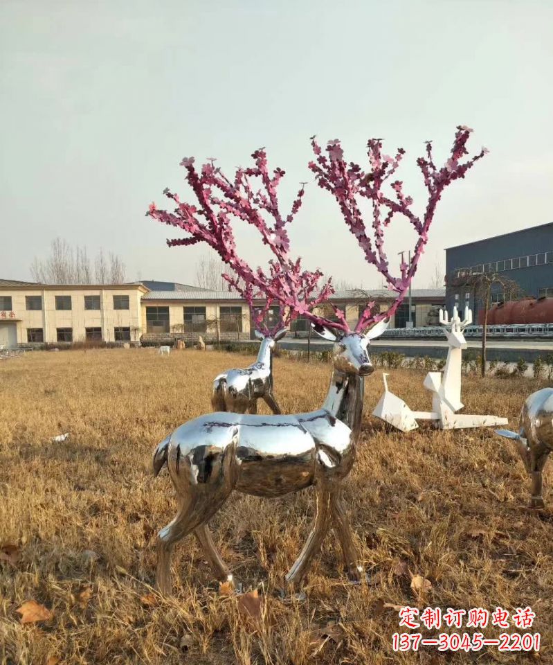 贵州镜面不锈钢梅花鹿雕塑，一款极致的雕塑体验