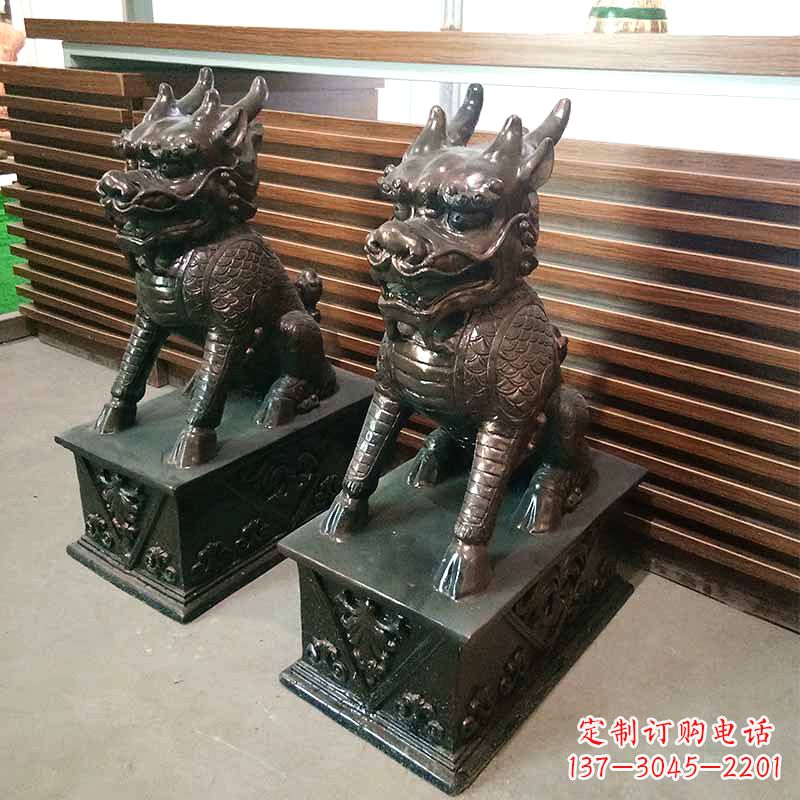 贵州饰你家门口的瑞祥麒麟雕塑