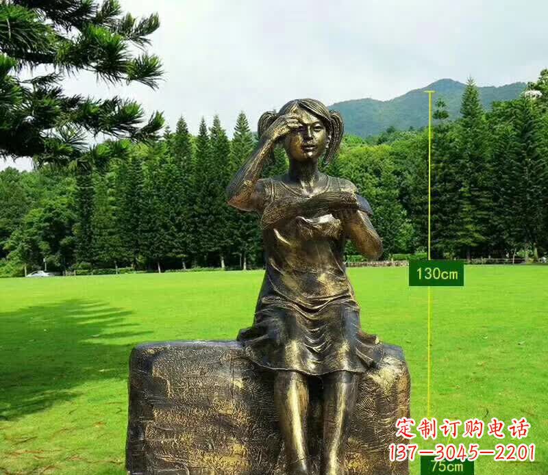 贵州精美的女孩铜雕塑,展现活力与青春