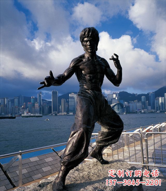 贵州标题:李小龙铜雕,让传奇永存