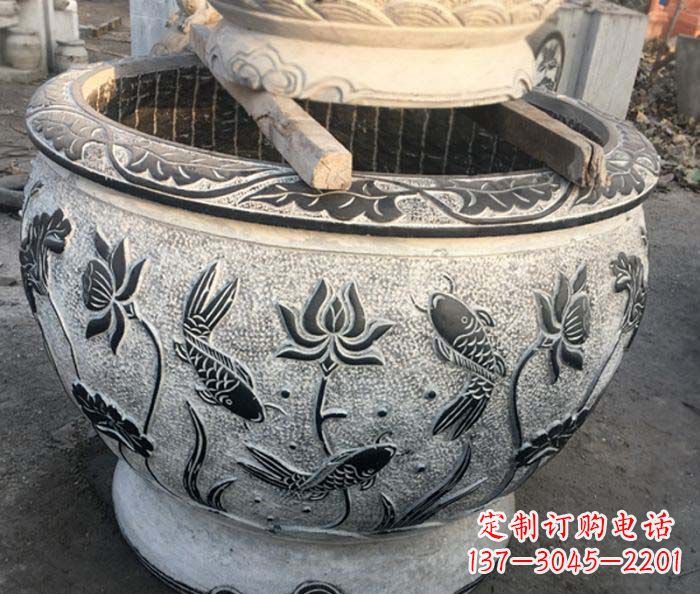 贵州中领雕塑-仿古圆水缸雕塑