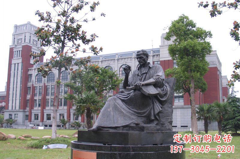 贵州卢梭西方名人铜雕由中领雕塑定制,是一款完…