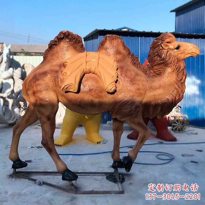贵州雕刻精美的骆驼玻璃钢仿真雕塑