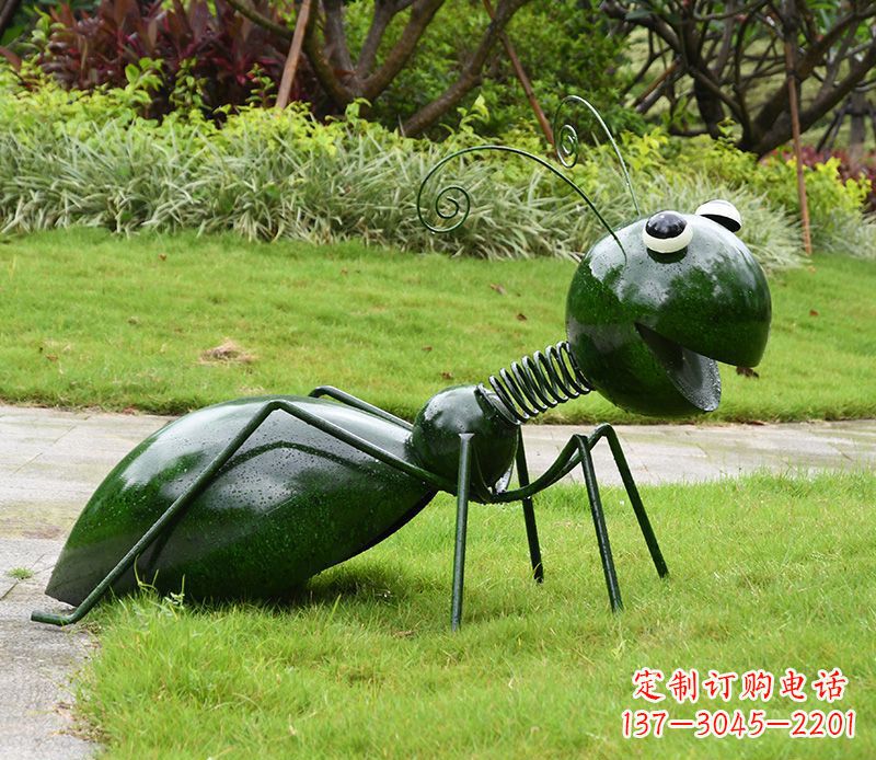 贵州绿色落尾蚂蚁不锈钢摆件雕塑:精致的小动物艺术作品