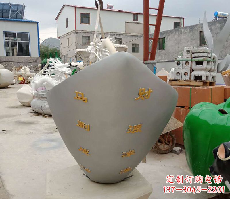 贵州精美元宝雕塑,马到成功!
