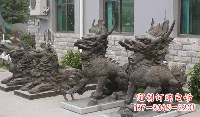 贵州招财进宝,麒麟雕塑立足宅门口