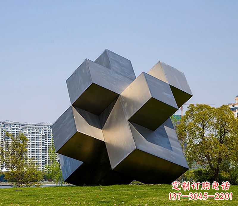 贵州童年回忆,用魔方不锈钢雕塑激发梦想