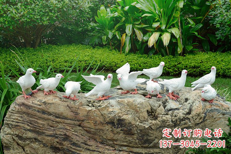 贵州鸽子雕塑,母亲抱孩子的传家之宝