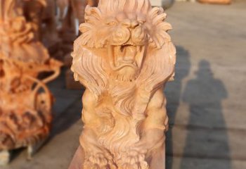 贵州象征力量的汇丰狮子红石雕