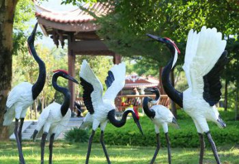 贵州精美彩绘丹顶鹤雕塑