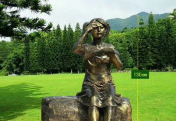 贵州精美的女孩铜雕塑，展现活力与青春