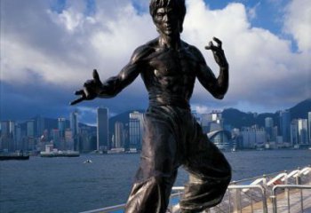 贵州标题:李小龙铜雕，让传奇永存