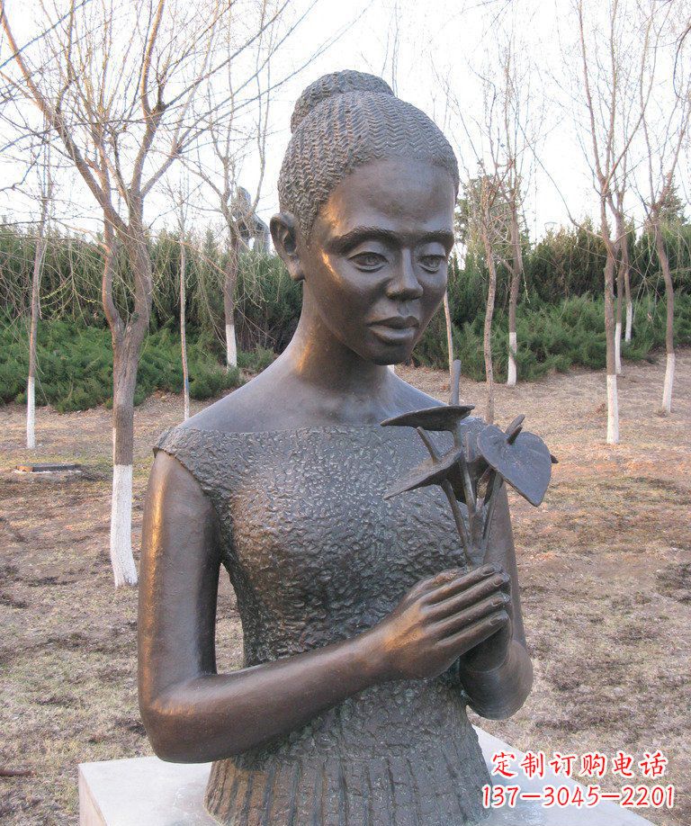 贵州浪漫艺术·女人铜雕
