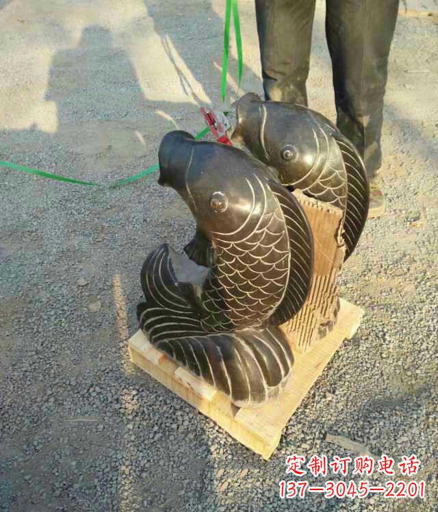 贵州喷水鱼动物铜雕