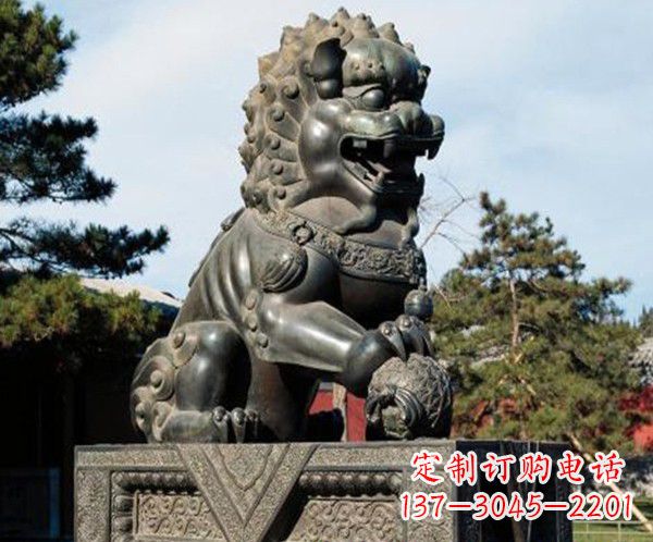 贵州完美融合中西文化的铜狮子雕塑
