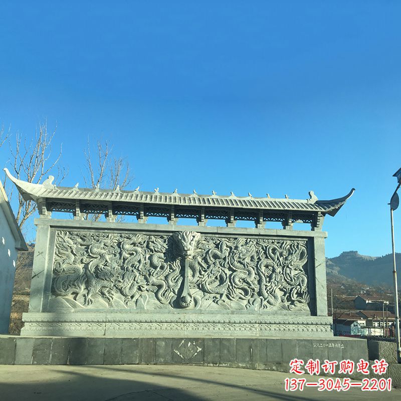 贵州青石九龙壁，精美雕塑饰衬城市广场