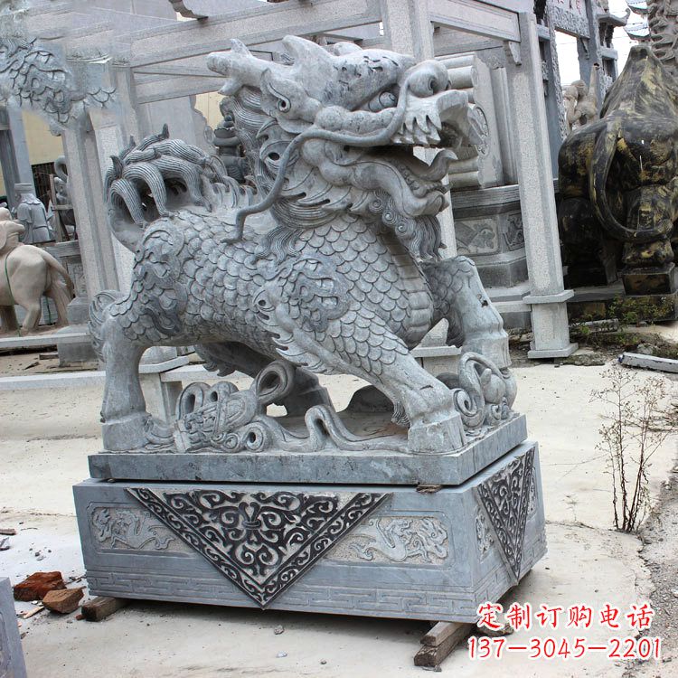 贵州色彩缤纷的青石仿古石雕麒麟