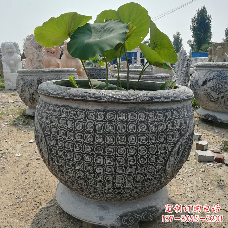 贵州荷花鱼石雕塑,精美雕塑展现浪漫情怀