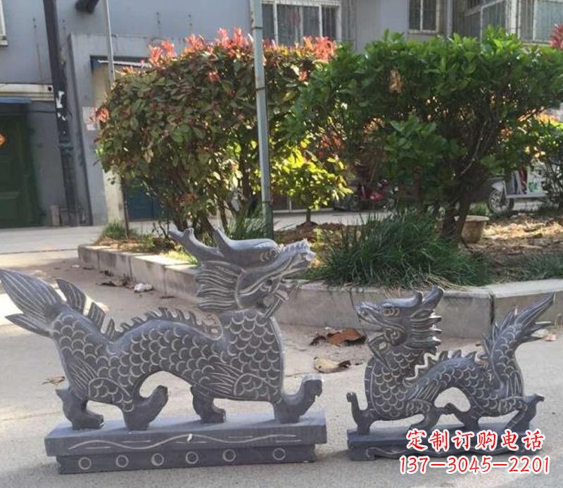 贵州青石雕刻母子龙是由中领雕塑工厂家生产的一…