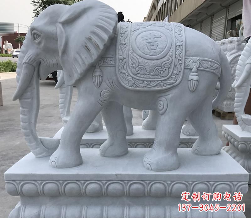 贵州青石纳福动物大象雕塑,完美缔造家庭装饰风景