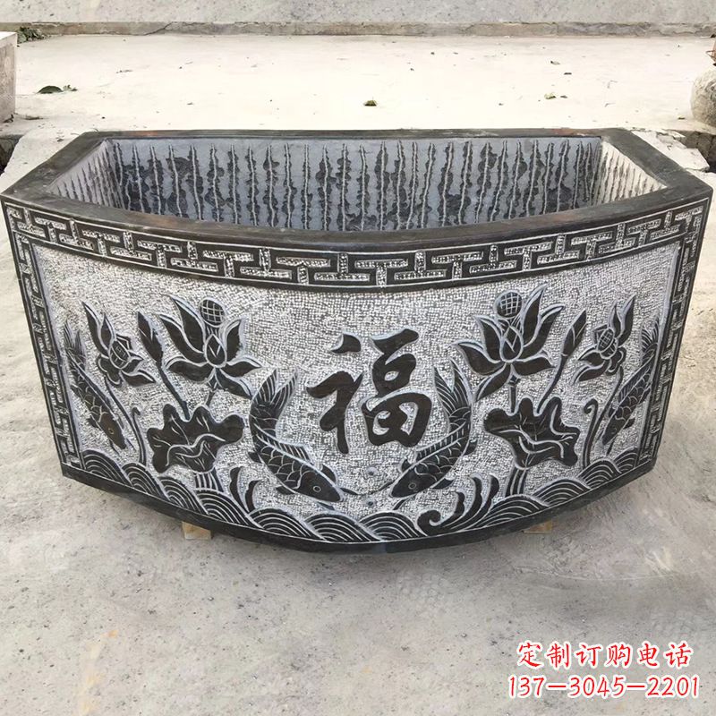 贵州欣赏自然美景,石槽养鱼缸静谧雕塑