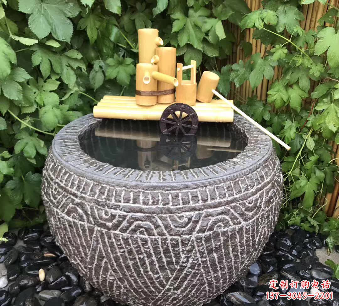 贵州异彩纷呈的水缸雕塑