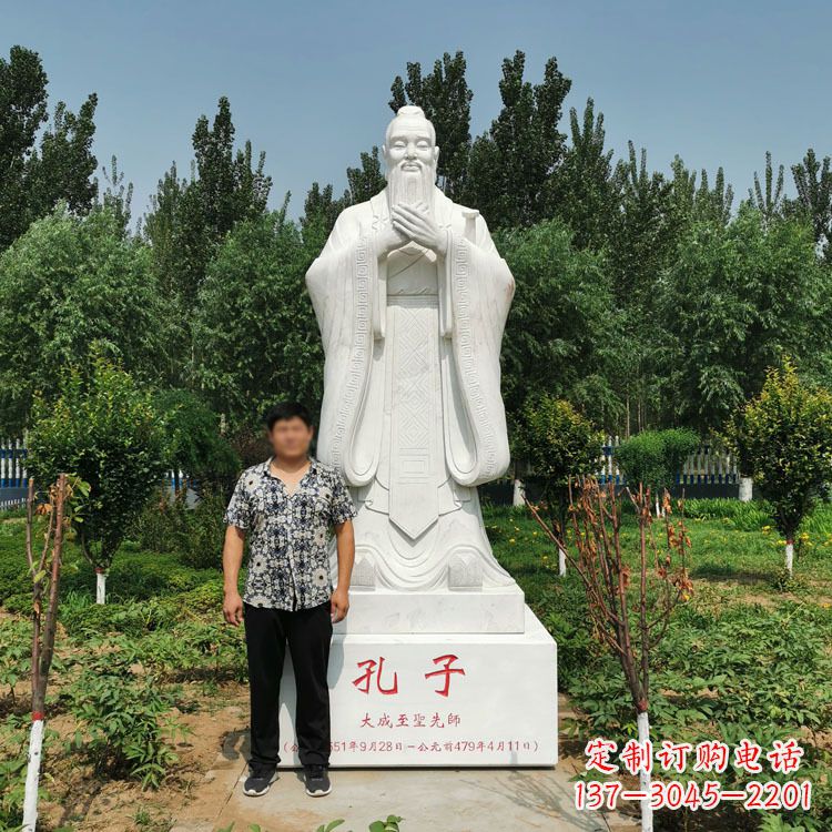 贵州寺庙孔子雕像