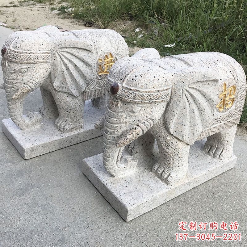 贵州寺庙门口大象石雕