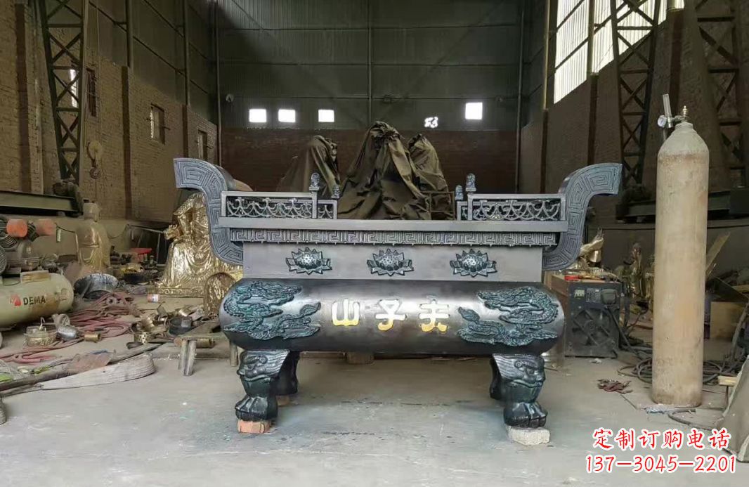 贵州寺庙香炉铜雕12