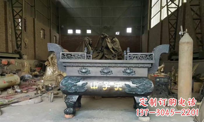 贵州寺庙香炉铜雕_2