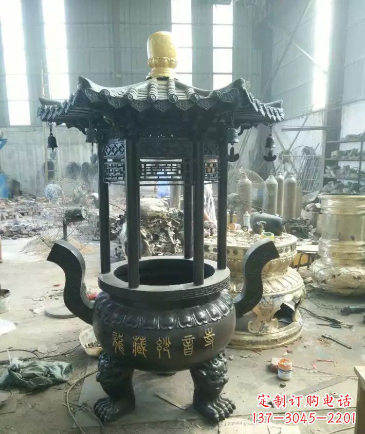 贵州寺庙圆香炉铜雕 (2)